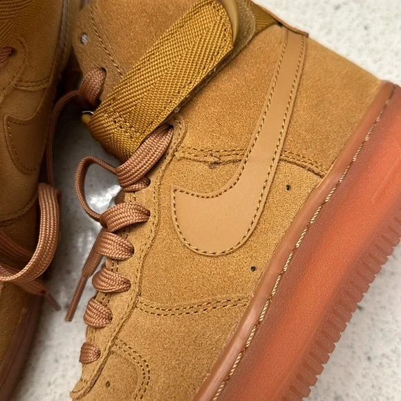 NIKE Air Force 1 High LV8 3 Sneakers - Picture 2 of 6